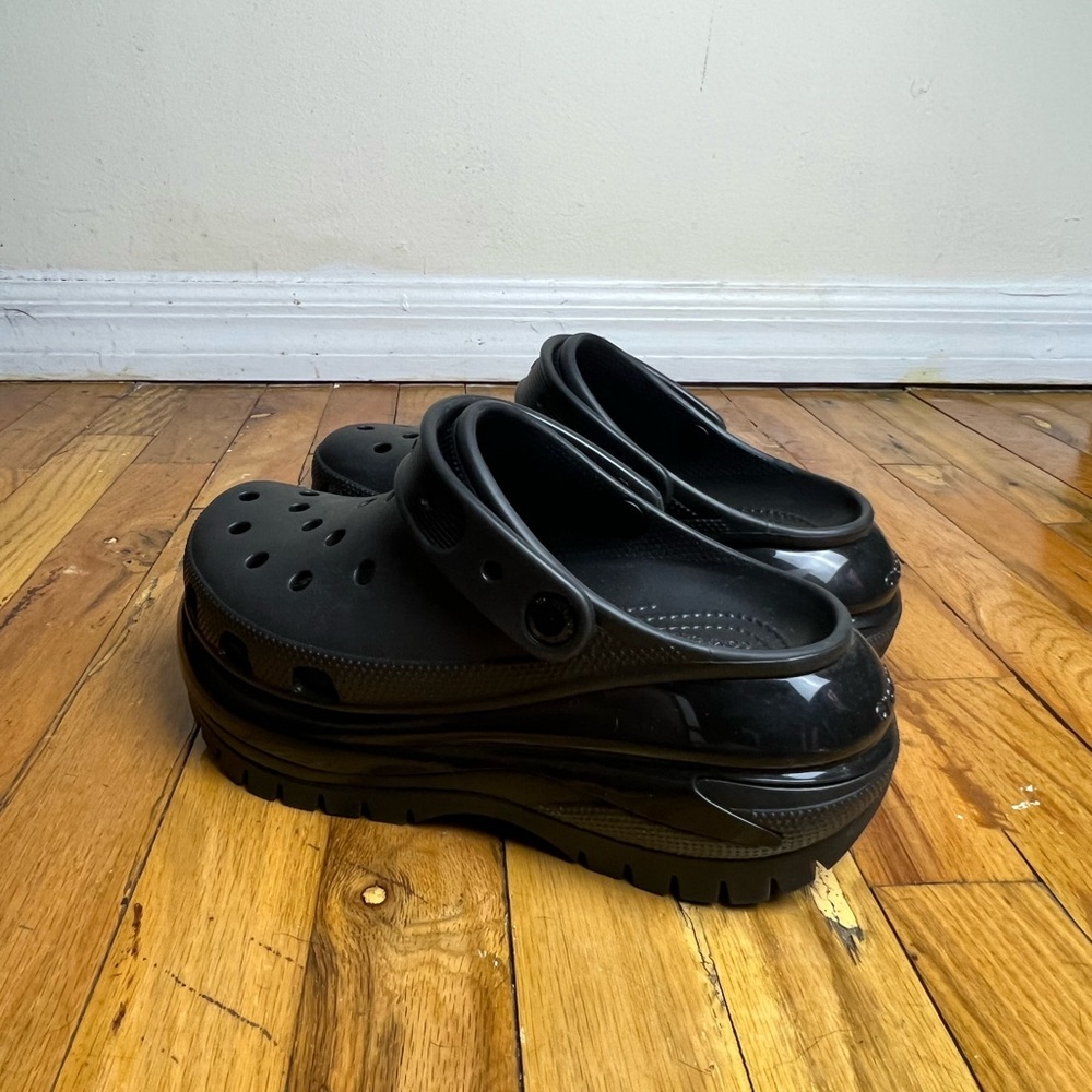 Croc Classic Bae Clog (Black)